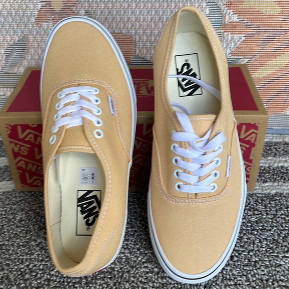 Vans WMNS Authentic
Color Theory Honey Peach
VN0A5KS9BLP
Sneakers - Picture 13 of 16